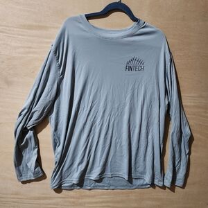 Long sleeve athletic shirt